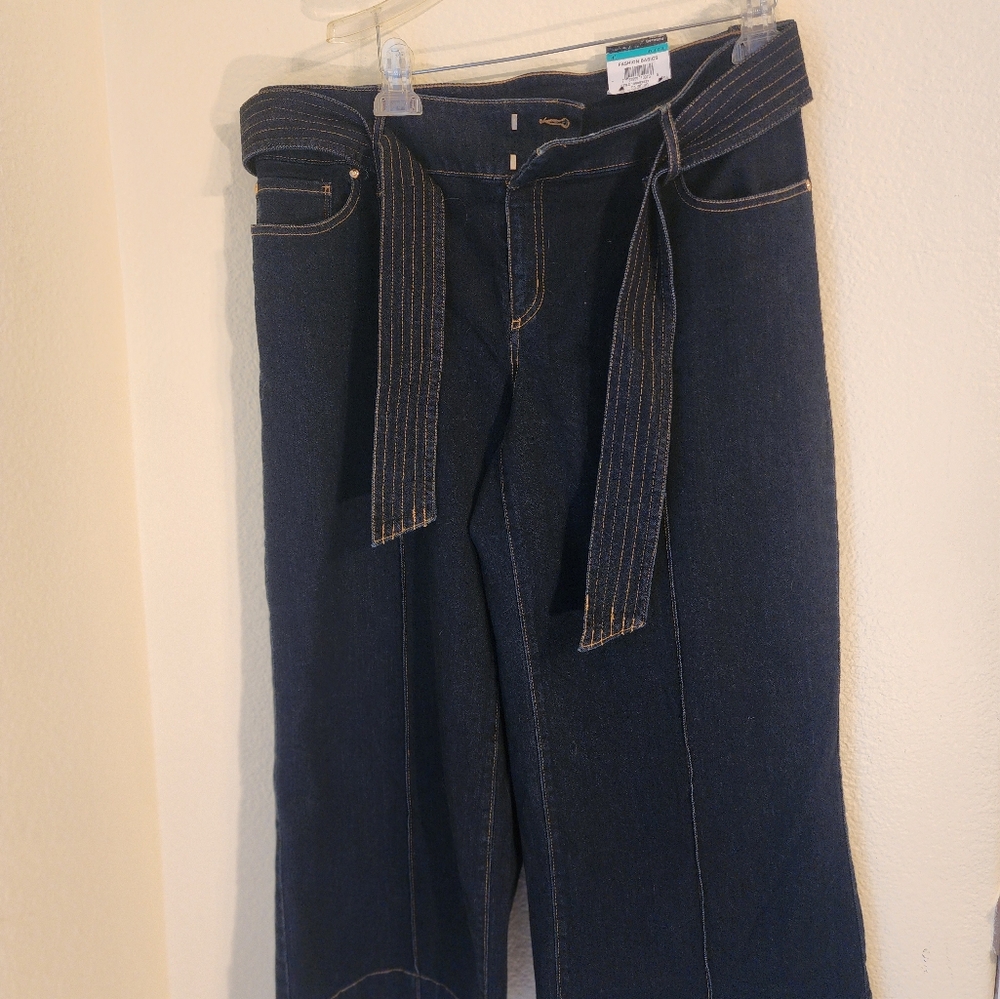 NWT Mid Rise Crop Jeans INC International Concept Size 16